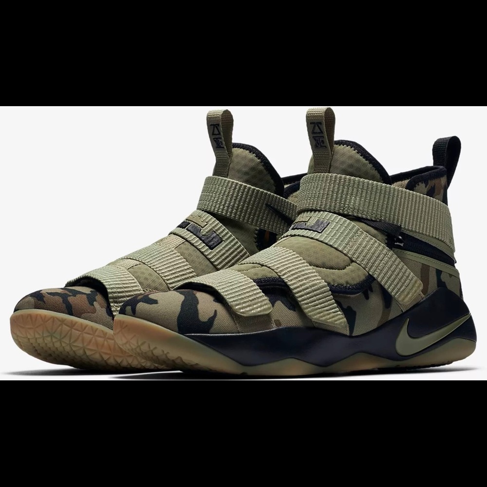 Zoom Nike Lebron Soldier 11